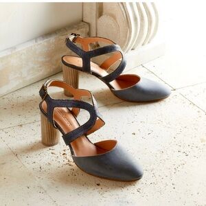 SUNDANCE CHUNKY HEEL ANKLE STRAP CLOSE-TOE SHOES LIGHT PURPLE LEATHER HEELS